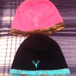 2 realtree reversible beanies